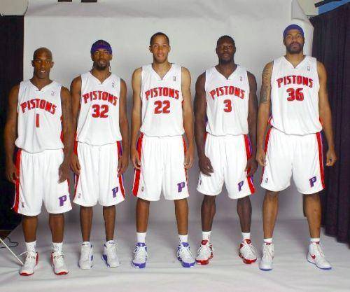 张琳芃第11次赢得中超冠军，超越郑智成国内联赛历史第一人！（张琳芃加冕中超第11冠，超越郑智成国内联赛历史第一人）