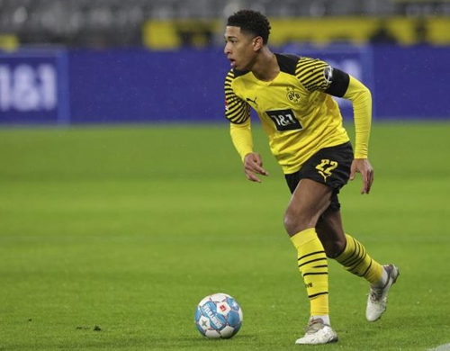 卡利亚里主帅：我在球员时代盯防过C罗，那真是令人激动（卡利亚里主帅回忆球员时期：曾盯防C罗，对决令人兴奋）