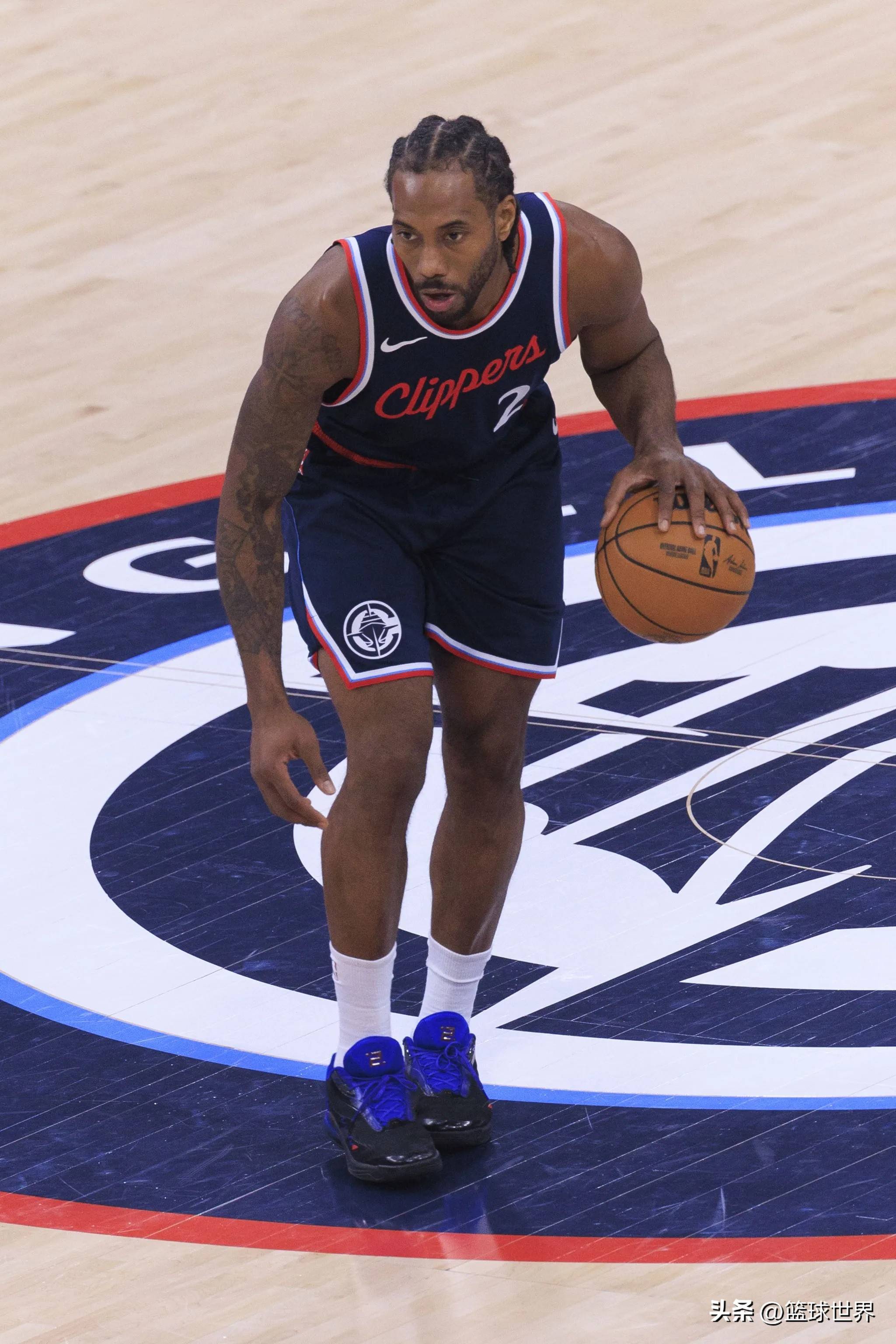 NBA：独行侠击败骑士 东契奇全场数据爆炸（NBA：独行侠力克骑士，东契奇砍下爆炸数据）