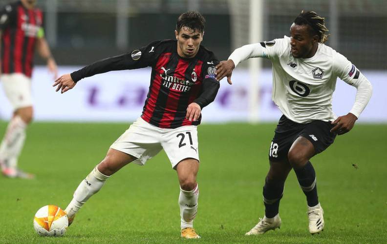 NBA杯半场：东契奇&里夫斯合砍37分，詹姆斯2分，独行侠62-60领先湖人（NBA杯半场战报：东契奇与里夫斯合得37分，詹姆斯仅2分，独行侠62-60暂领先湖人）