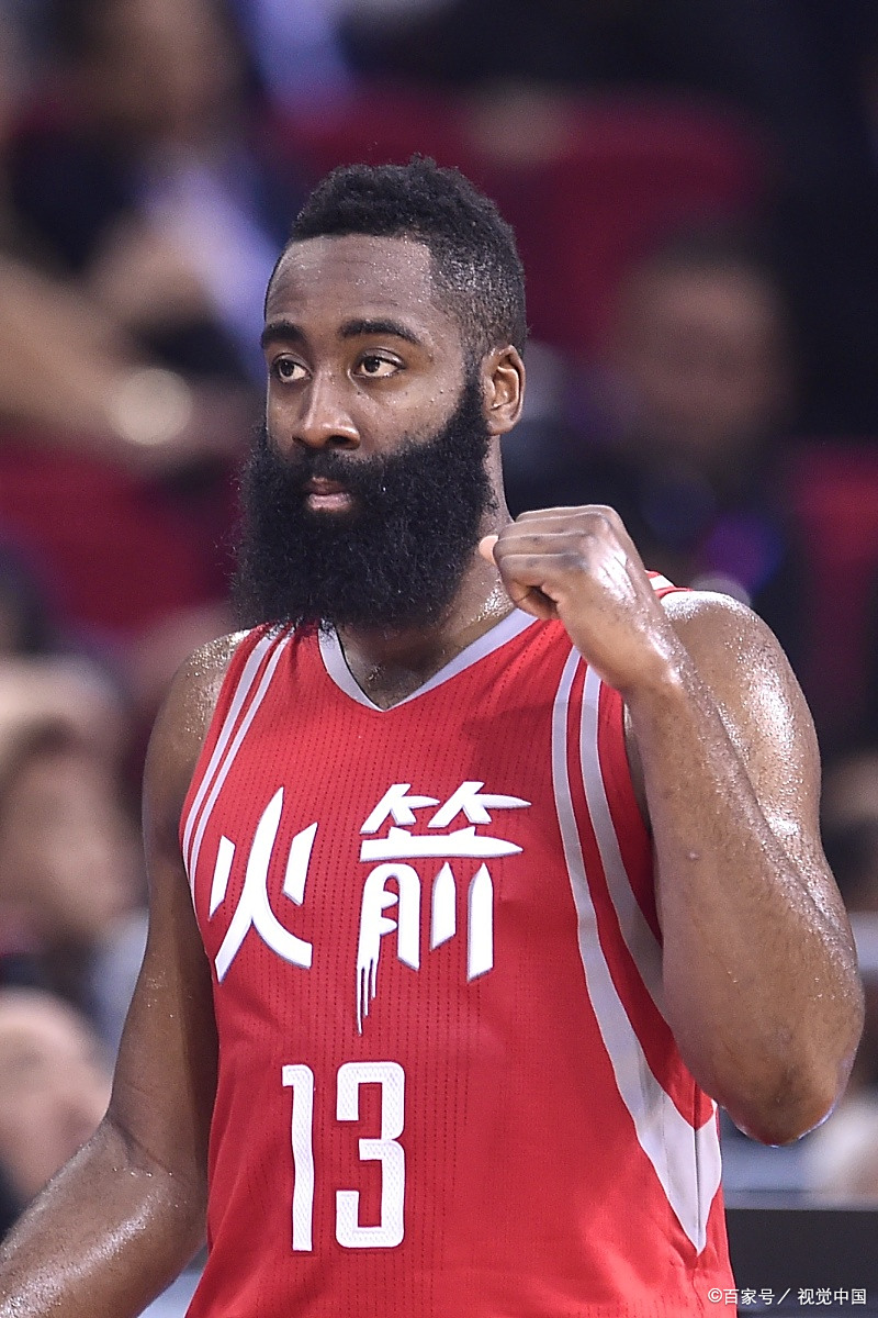 曼城英超33分紧追阿森纳，五项数据领跑联赛（曼城英超积33分逼近阿森纳，五项统计高居榜首）