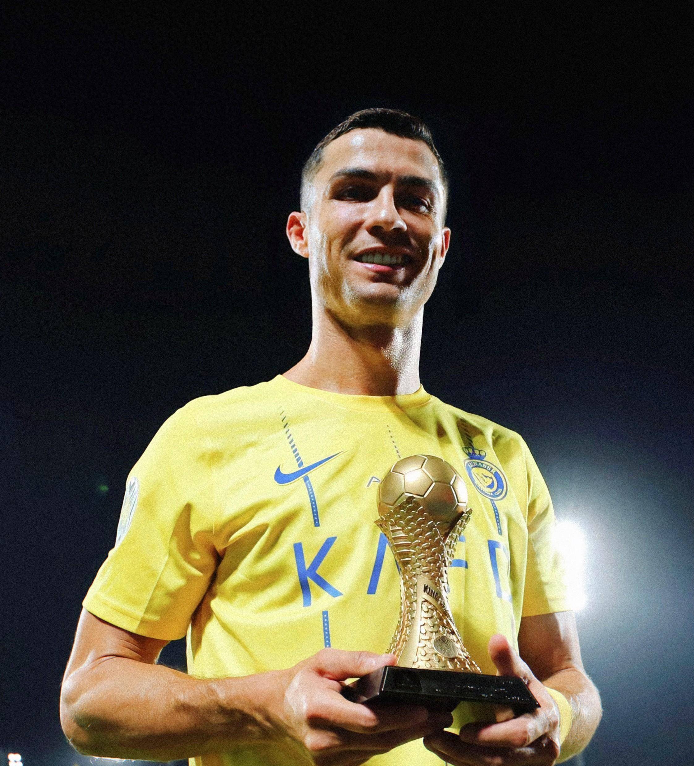 皇马18岁天才成谜！9场不败后神秘消失，阿隆索为何弃用马斯坦托诺？（皇马18岁新星成谜：9场不败后无故淡出，阿隆索为何弃用马斯坦托诺？）