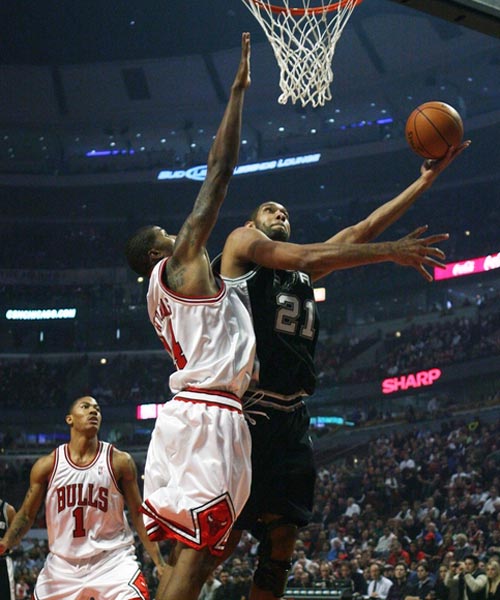 帕潘夸赞吉鲁：他不仅能进球还能防守，甚至还能客串门将（帕潘盛赞吉鲁：能进能防，还能客串门将）