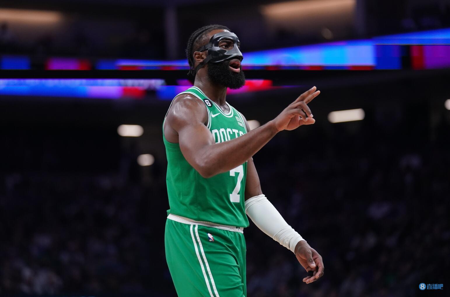 德转统计五大联赛最年长戴帽前10：莱万第8，C罗两度上榜（德转盘点五大联赛最年长帽子戏法TOP10：莱万位列第八，C罗两次入围）